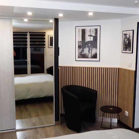 La Colline Aux Yeux Doubs Bed & Breakfast โบม-เลส์-ดามส์ ภายนอก รูปภาพ