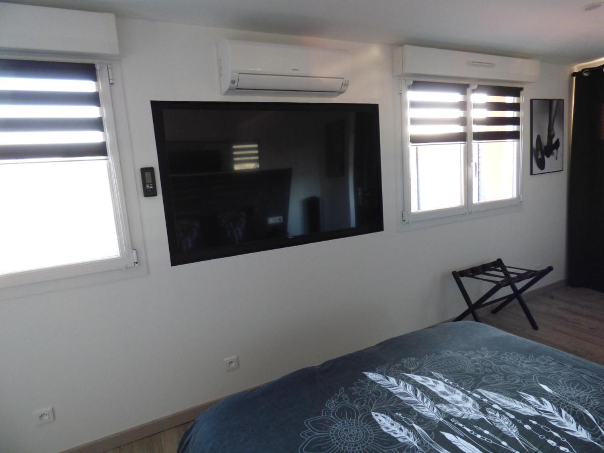 La Colline Aux Yeux Doubs Bed & Breakfast โบม-เลส์-ดามส์ ภายนอก รูปภาพ