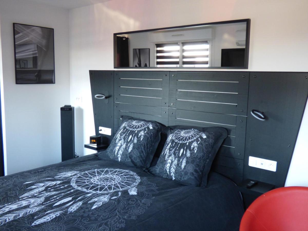 La Colline Aux Yeux Doubs Bed & Breakfast โบม-เลส์-ดามส์ ภายนอก รูปภาพ