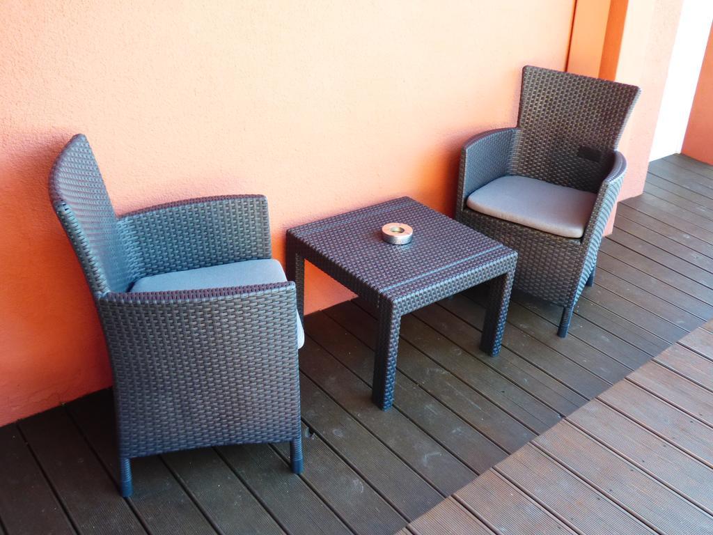 La Colline Aux Yeux Doubs Bed & Breakfast โบม-เลส์-ดามส์ ภายนอก รูปภาพ