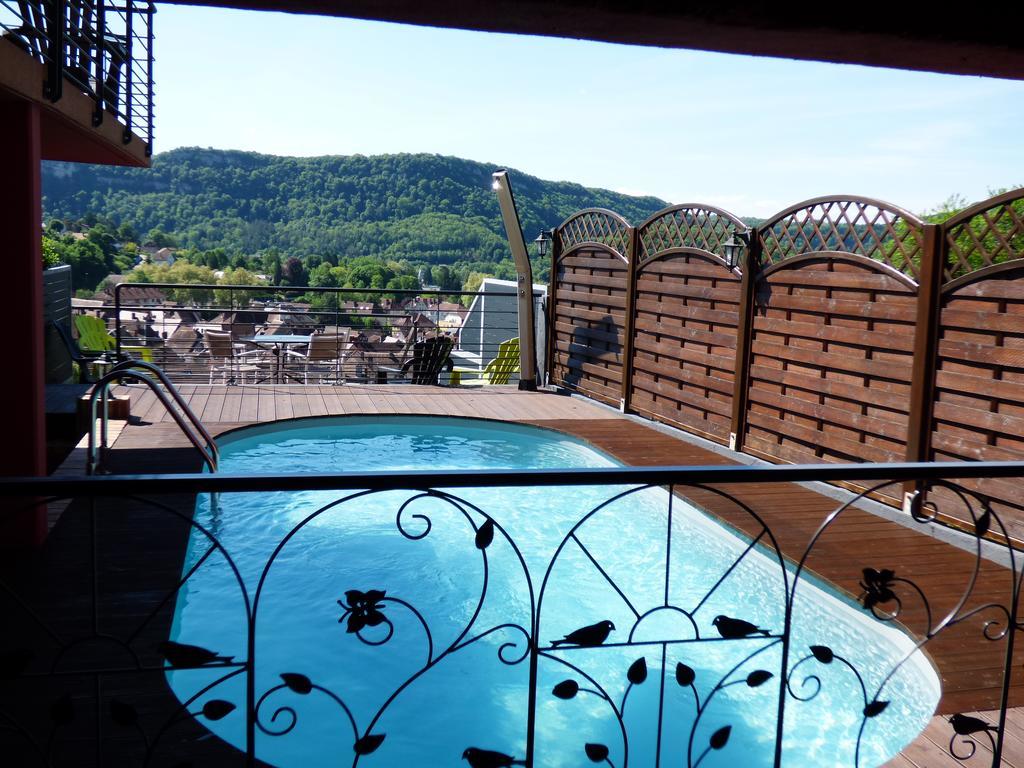 La Colline Aux Yeux Doubs Bed & Breakfast โบม-เลส์-ดามส์ ภายนอก รูปภาพ