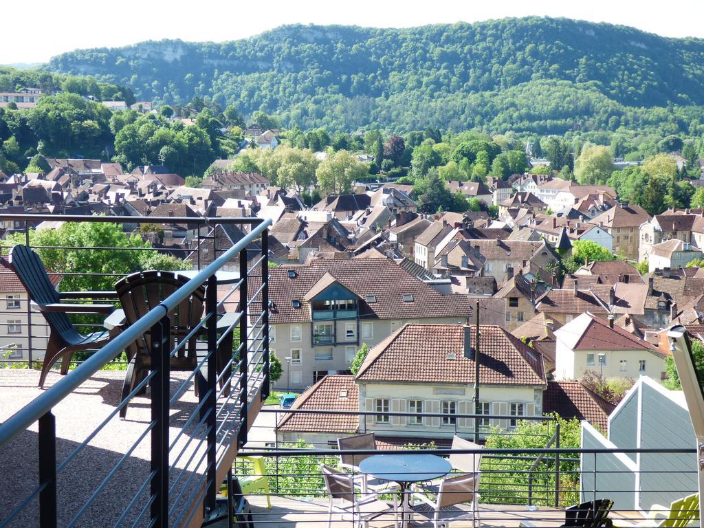 La Colline Aux Yeux Doubs Bed & Breakfast โบม-เลส์-ดามส์ ภายนอก รูปภาพ