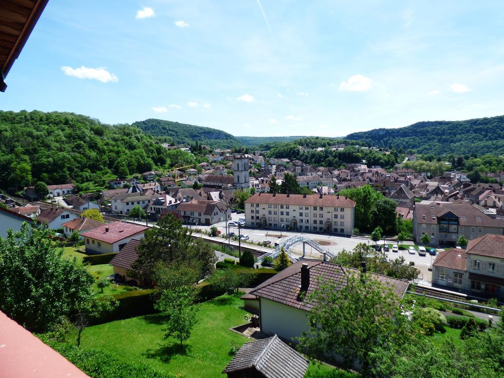 La Colline Aux Yeux Doubs Bed & Breakfast โบม-เลส์-ดามส์ ภายนอก รูปภาพ
