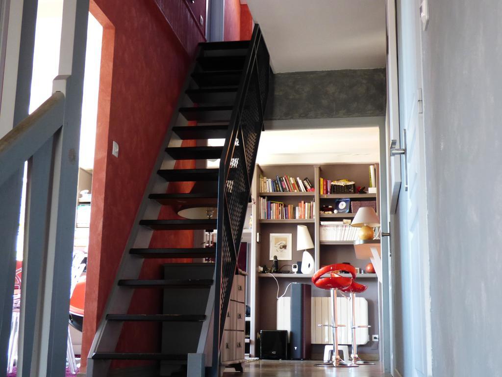 La Colline Aux Yeux Doubs Bed & Breakfast โบม-เลส์-ดามส์ ภายนอก รูปภาพ