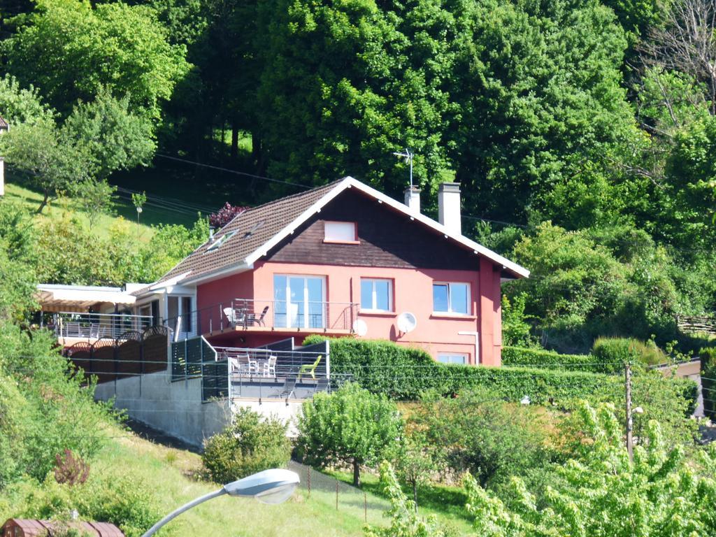 La Colline Aux Yeux Doubs Bed & Breakfast โบม-เลส์-ดามส์ ภายนอก รูปภาพ