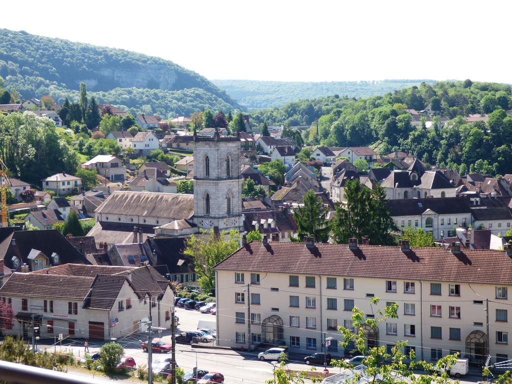 La Colline Aux Yeux Doubs Bed & Breakfast โบม-เลส์-ดามส์ ภายนอก รูปภาพ