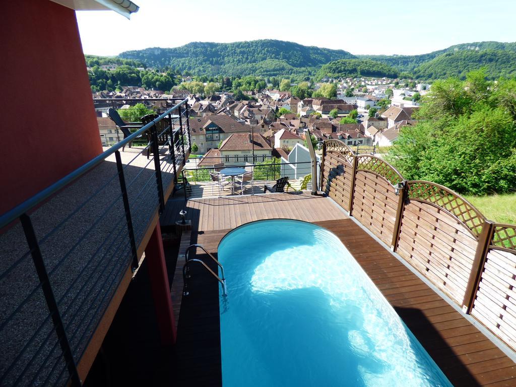 La Colline Aux Yeux Doubs Bed & Breakfast โบม-เลส์-ดามส์ ภายนอก รูปภาพ