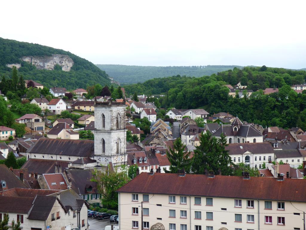 La Colline Aux Yeux Doubs Bed & Breakfast โบม-เลส์-ดามส์ ภายนอก รูปภาพ